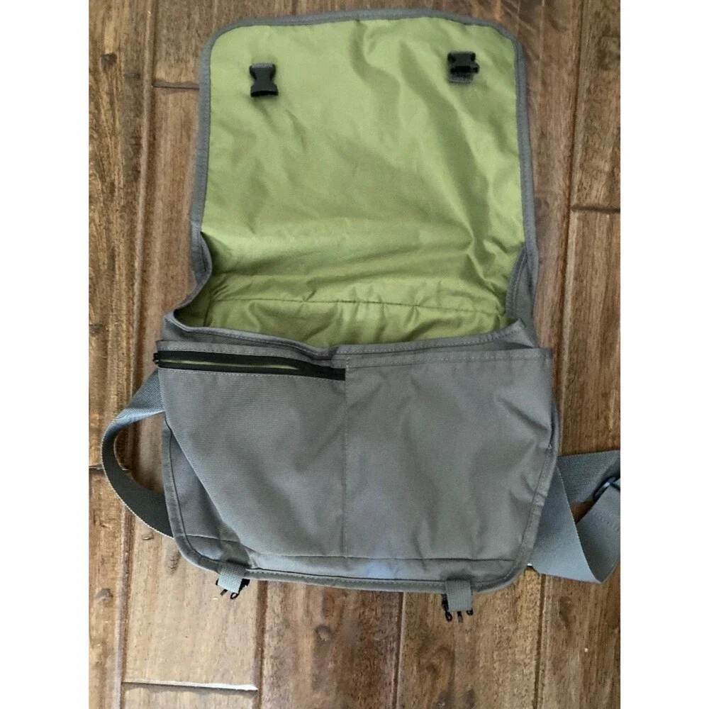 Lowepro exchange messenger